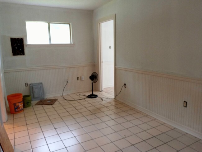 Building Photo - 29205 Erindale Dr