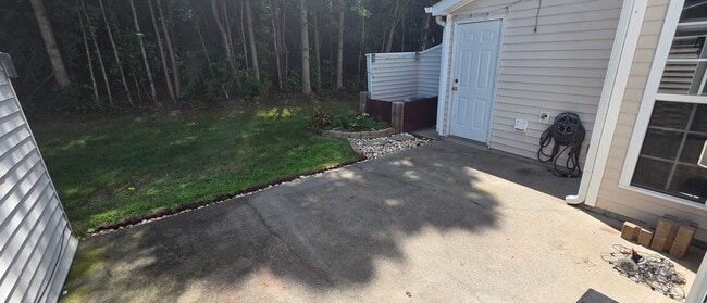 Building Photo - 5982 Fox Ridge Ln