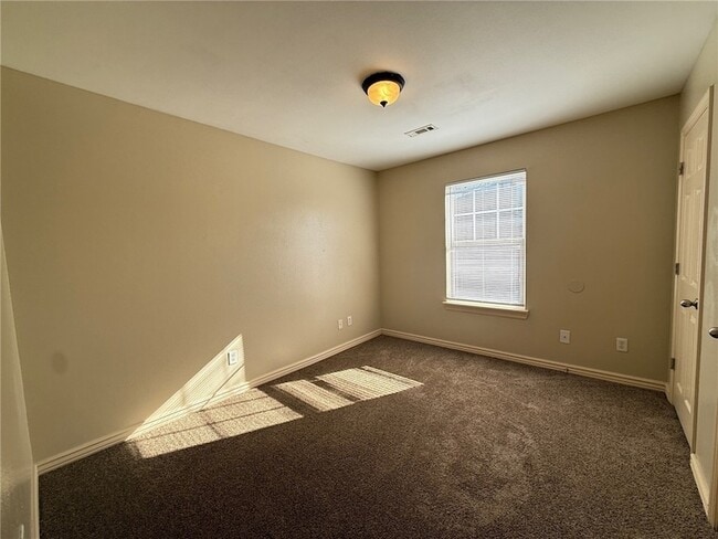 Building Photo - 245 Graystone Cir