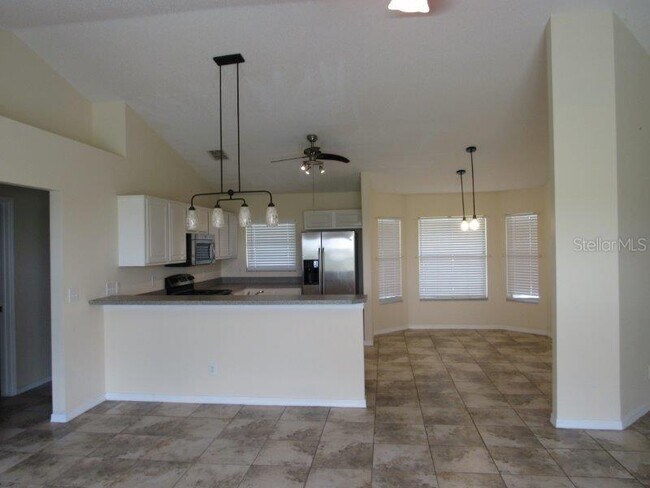 Building Photo - 926 Cork Oak Ln