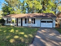 Building Photo - Great Ranch House next to a Park and Publi...