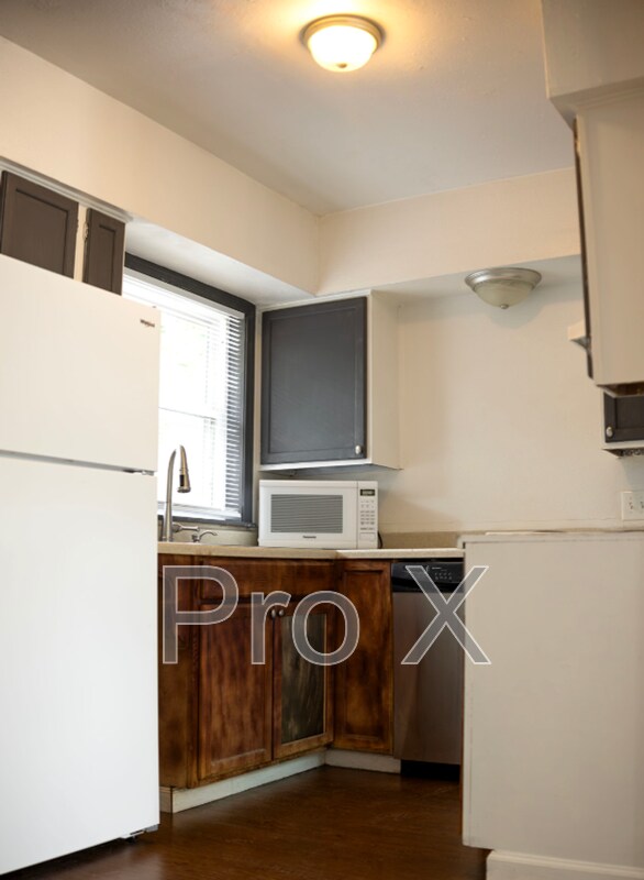 Building Photo - 217 E Adobe St