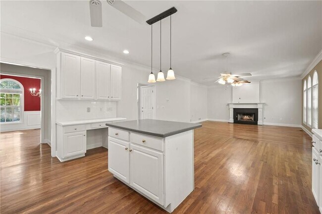 Building Photo - 10950 Kimball Crest Dr