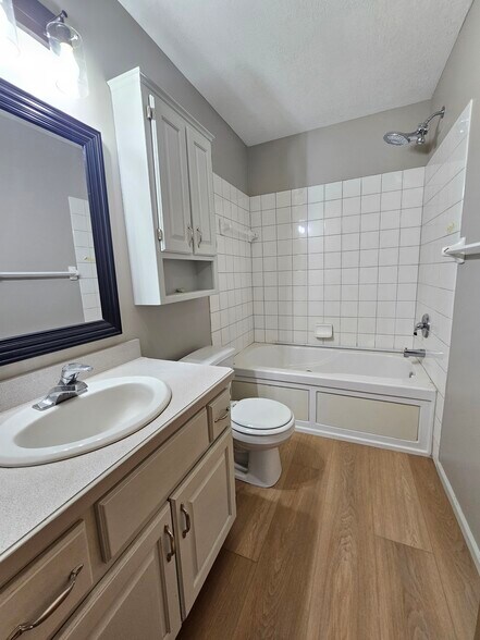 Building Photo - 10283 Karston Ave NE