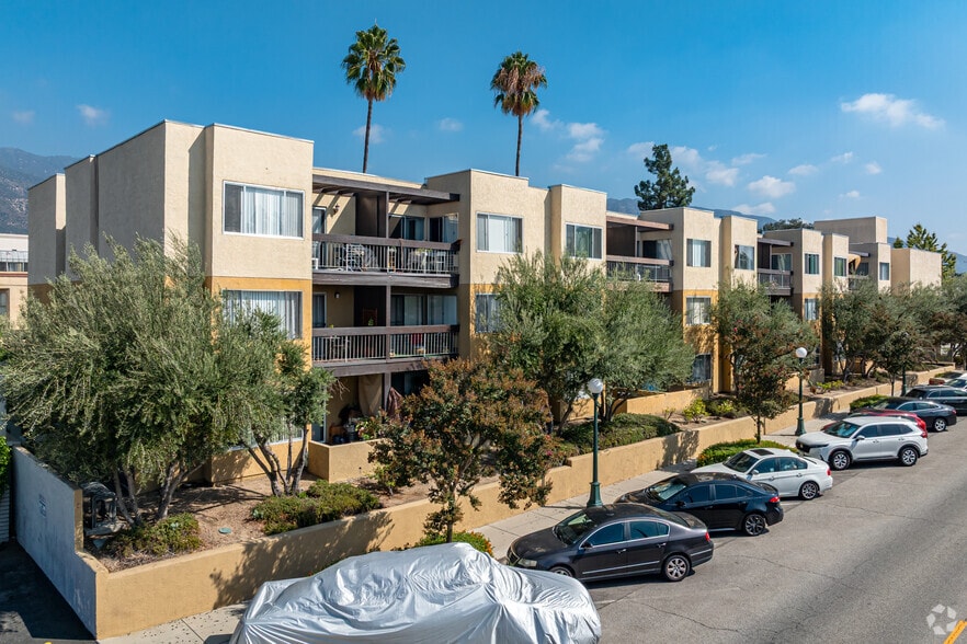 Primary Photo - Oak Park Apartments