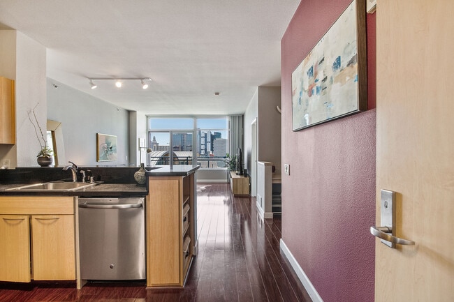 Building Photo - 1 Lakeside Dr