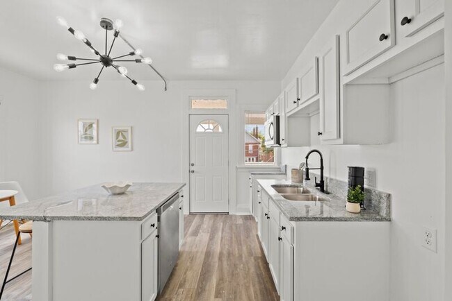Building Photo - 64 N 20th St