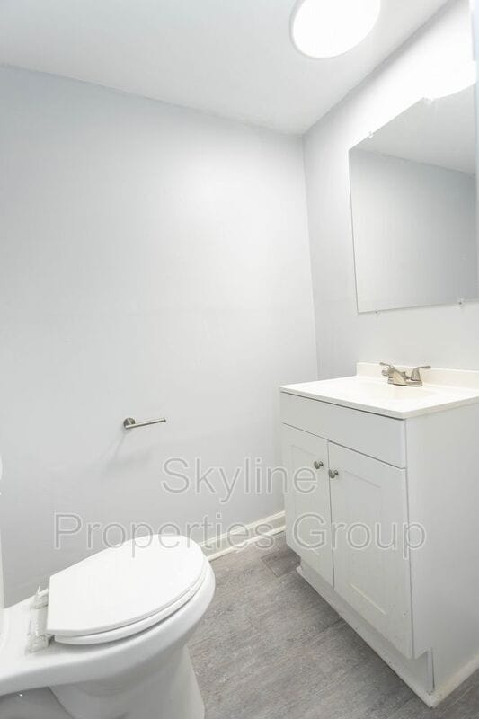 Building Photo - 5861 Dunn Rd