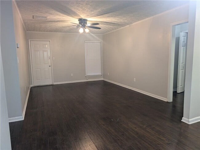 Building Photo - 155 Chesapeake Dr