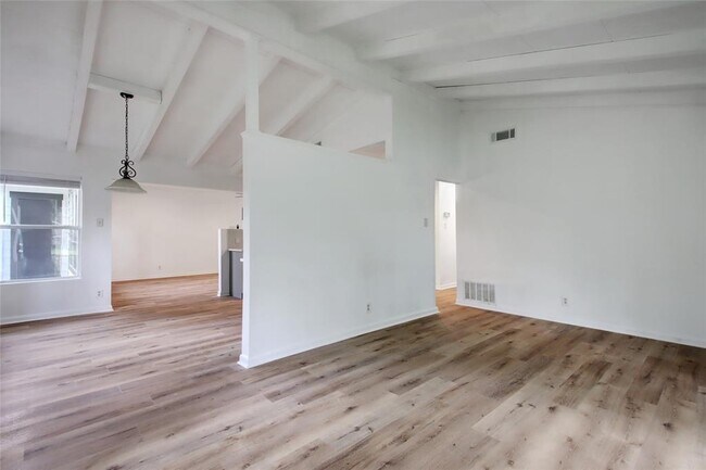 Building Photo - 1906 Morrow St