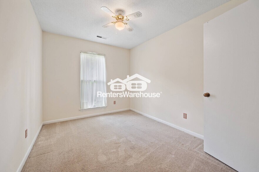 Building Photo - 5892 Connors Dr