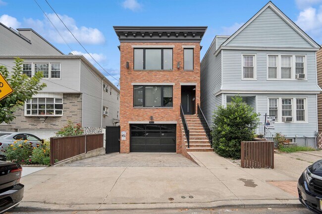 Building Photo - 225 Columbia Ave