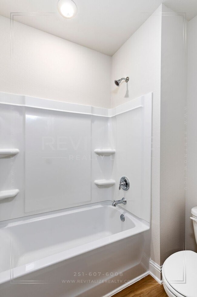 Building Photo - Brand-New 5BR Fairhope Home on Corner Lot with Garage