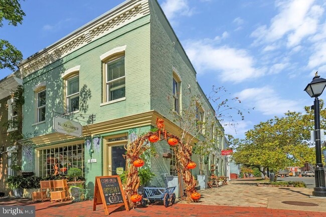 Building Photo - 1407 King St