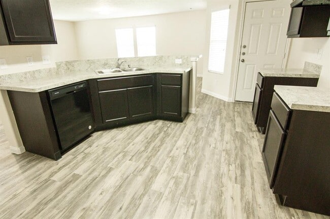 Building Photo - 957 Park Ridge Ct