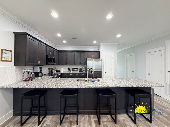 Building Photo - Gorgeous 2 Story 4 Bedrooms Townhome in Fort Walton Beach!
