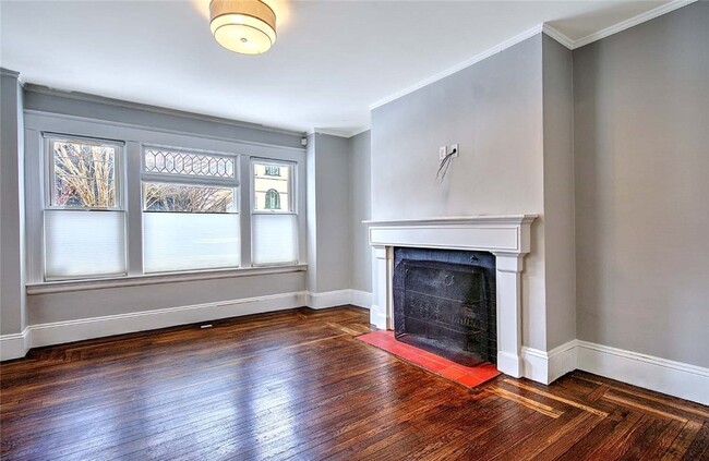 Building Photo - 118 Everett Ave