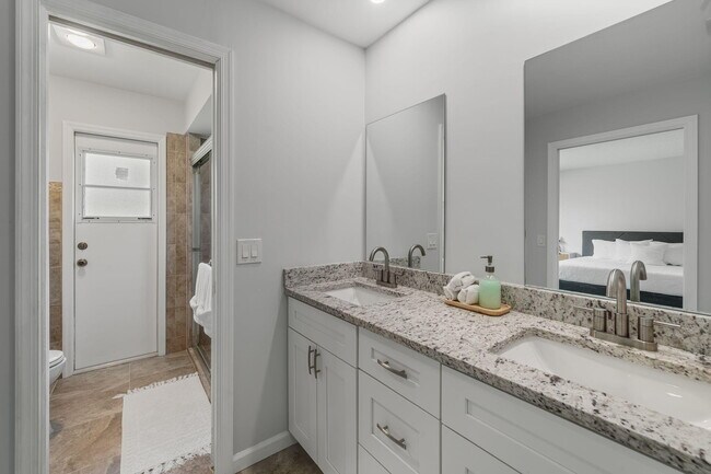 Building Photo - 11371 Torchwood Ct
