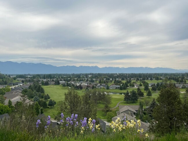 Building Photo - Kalispell Home with stunning mountain views
