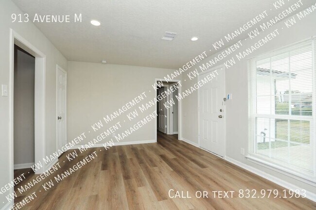 Building Photo - 913 Avenue M