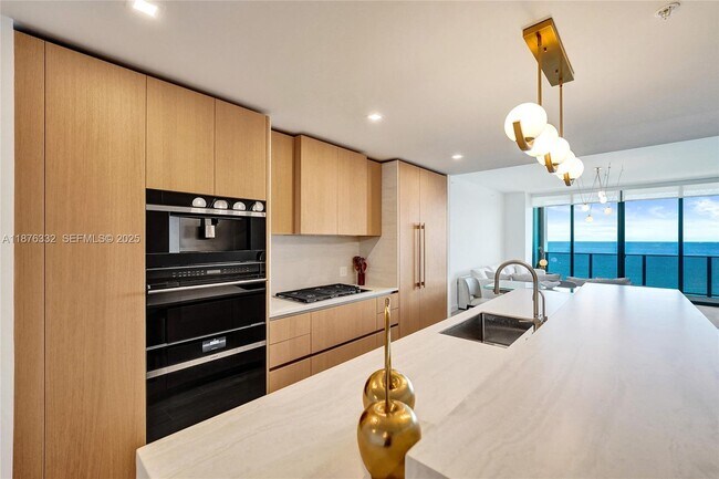 Building Photo - 900 N Ocean Blvd