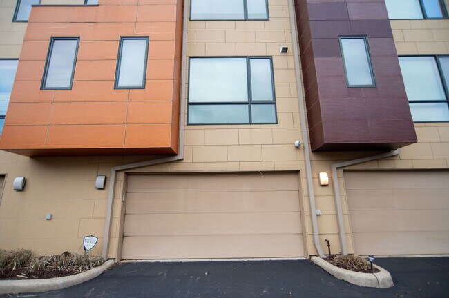 Building Photo - Little Italy Townhome - 1911 E 119th St , ...