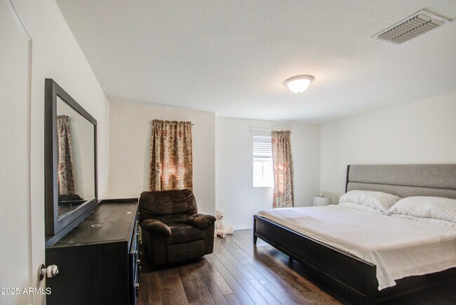 Building Photo - 4357 E Pony Ln