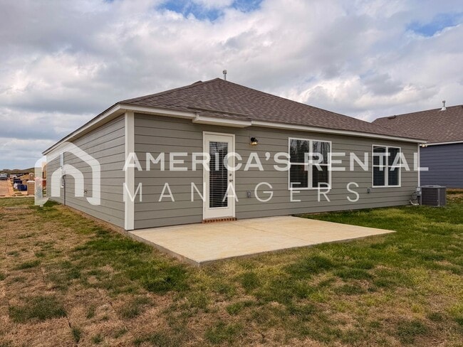 Building Photo - Move-in Special! New Construction Home for Rent in Tuscaloosa, AL!! Sign a 13-month lease by 5/31...