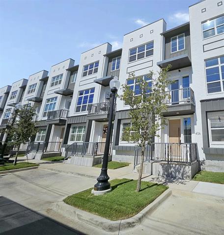Building Photo - 13325 Bee St