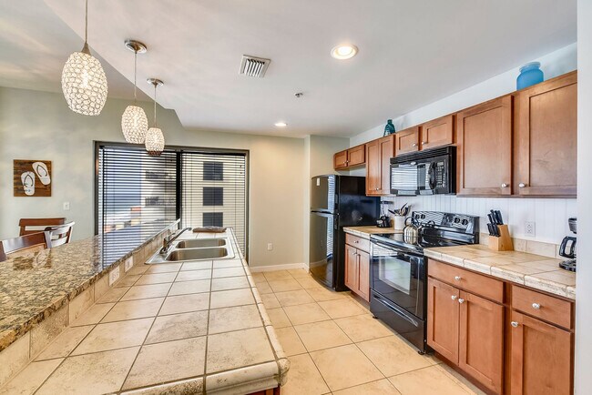 Building Photo - 15100 Front Beach Rd