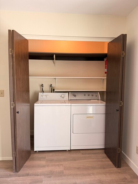 Building Photo - 8707 Southeast 9th Avenue