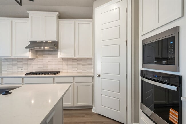 Building Photo - 17716 Ml Mnr Dr