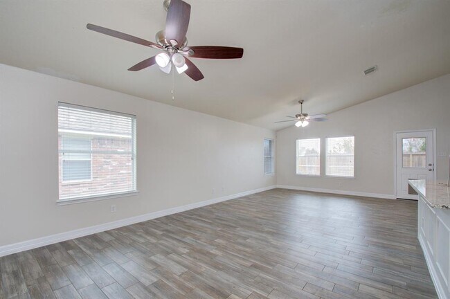 Building Photo - 10327 Ponderosa Pine St