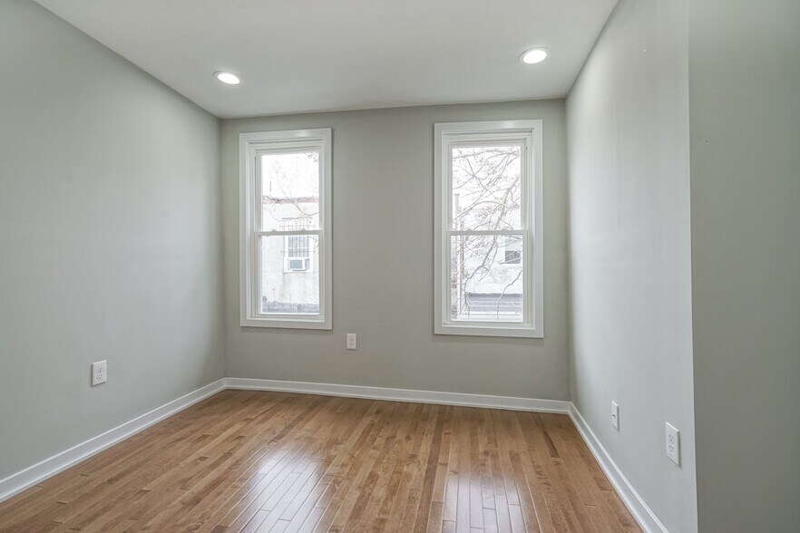 Building Photo - 1918 Pierce St