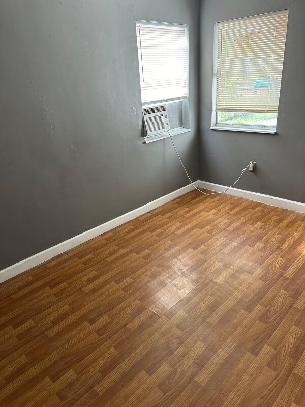 Building Photo - 2131 Hayes St