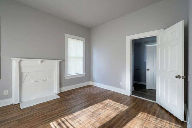 Building Photo - 3101 12th Ave