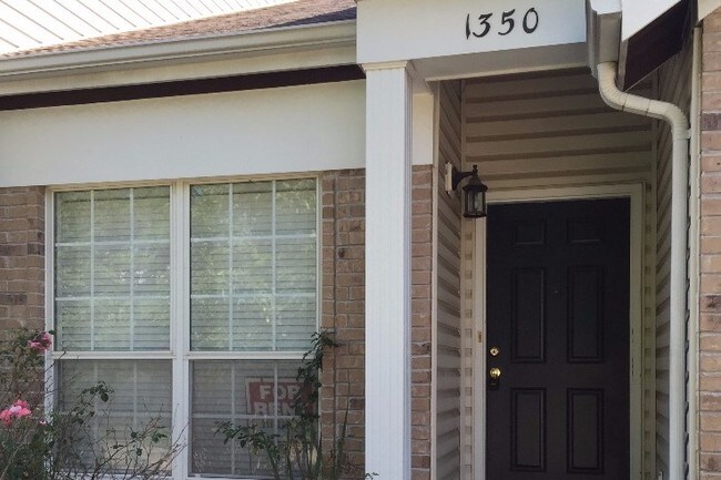 Building Photo - 1350 Parkview Estates Dr