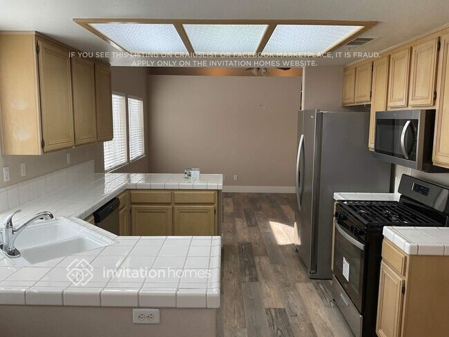 Building Photo - 4536 Mancilla St