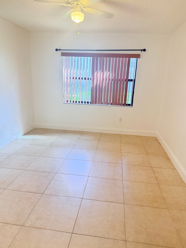 Building Photo - 9720 Hammocks Blvd