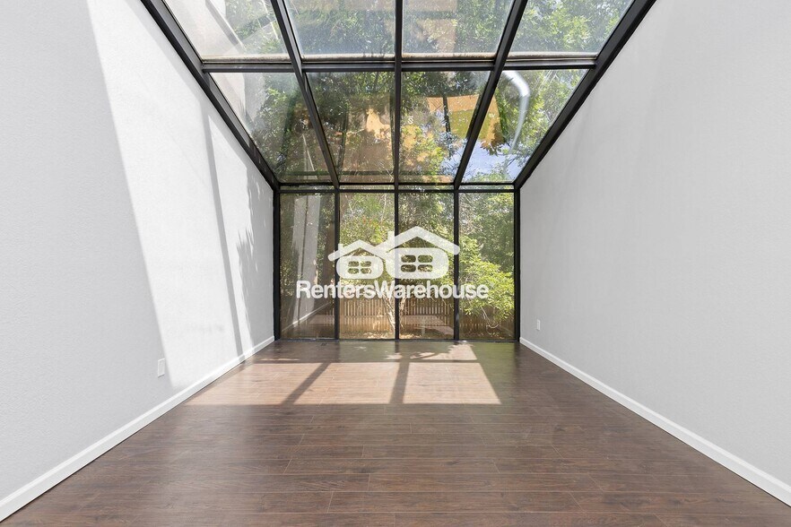 Building Photo - 2366 S Troy St