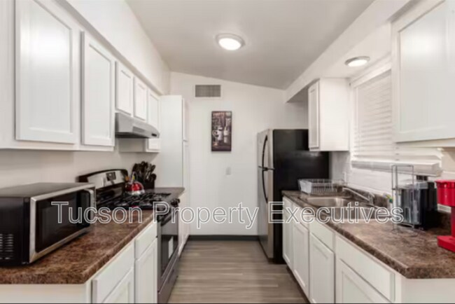 Building Photo - 1227 N Belvedere Ave