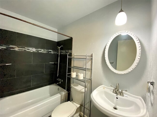 Building Photo - 1428 Big Bend Dr