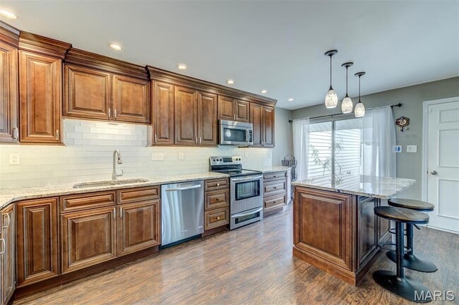 Building Photo - 14991 Broadmont Dr