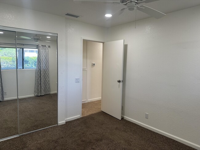 Building Photo - 2820 N Arcadia Ct