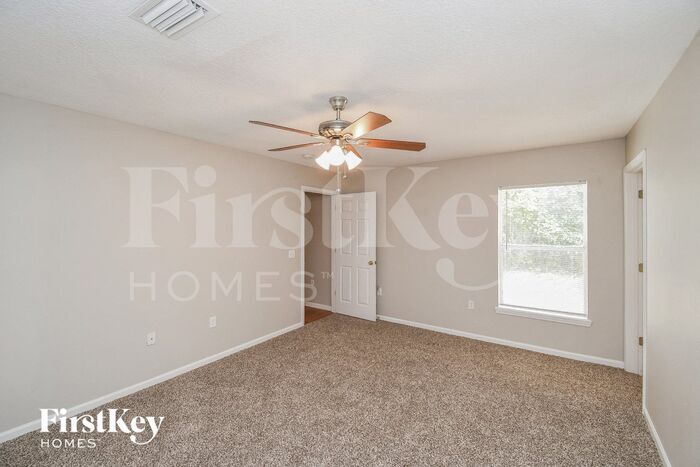 Building Photo - 5603 Village Pond Cir
