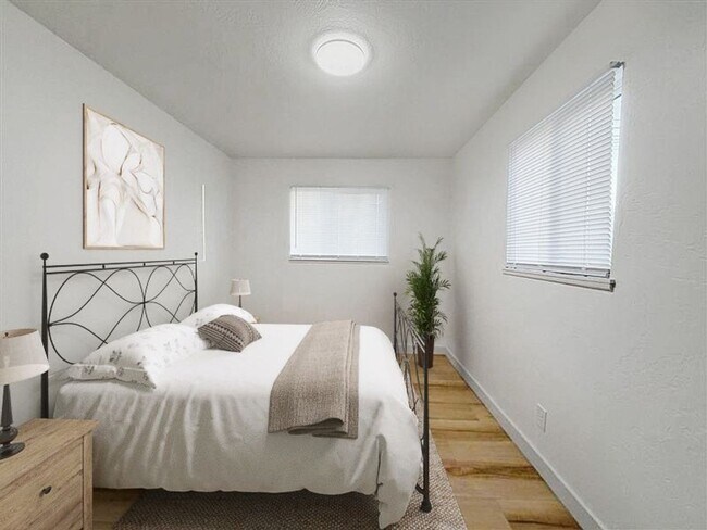 Building Photo - Davidson Triplex