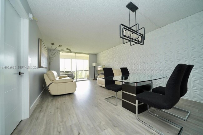 Building Photo - 2541 Aragon Blvd