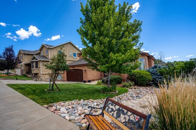Building Photo - 4660 Farmingdale Dr