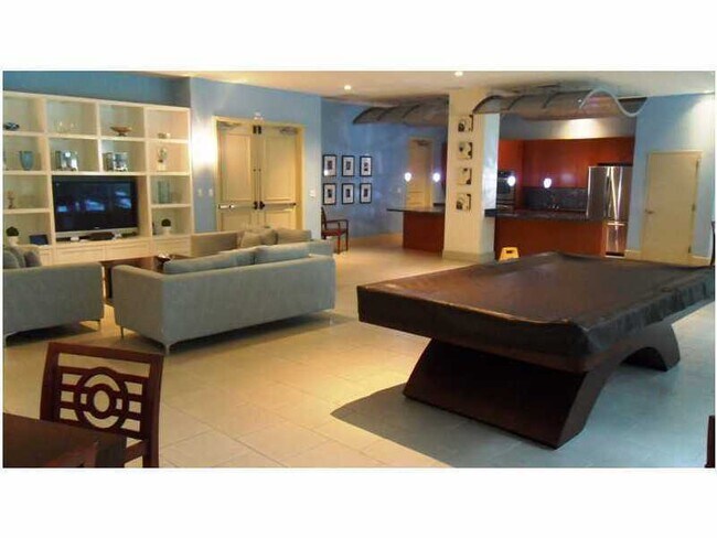 Building Photo - Spacious 2-bedroom apartment in full servi...