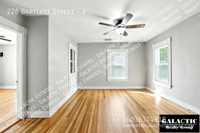 Building Photo - 226 Bartlett St